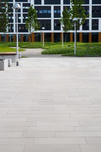 Wąska, prostokątna kostka brukowa- ułożenie
