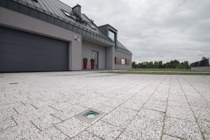 Jasna kostka brukowa